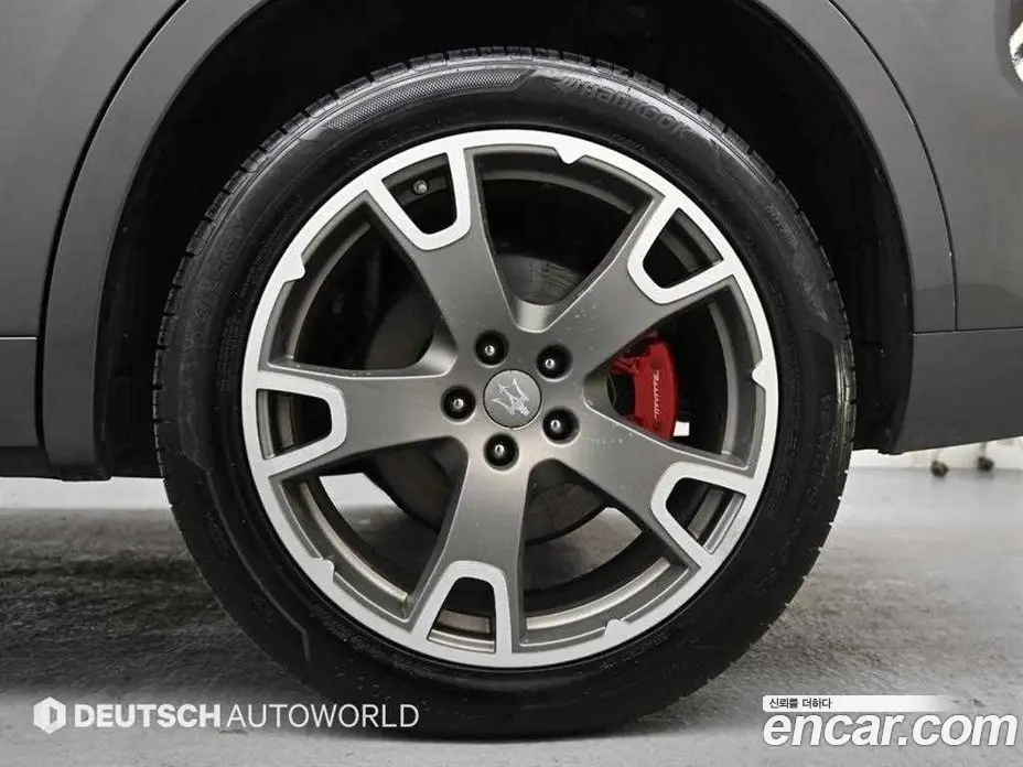 Maserati Levante 2017 3.0 автомат (гидро), фото 5