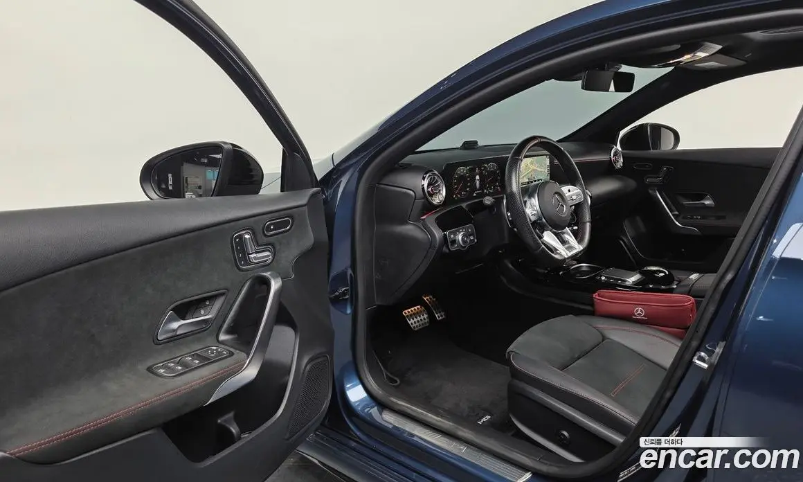 Mercedes-Benz A-Class 2023 2.0 автомат (гидро), фото 13