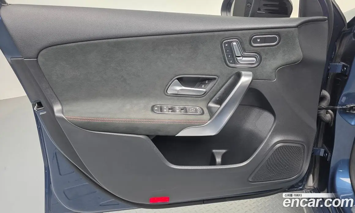 Mercedes-Benz A-Class 2023 2.0 автомат (гидро), фото 14