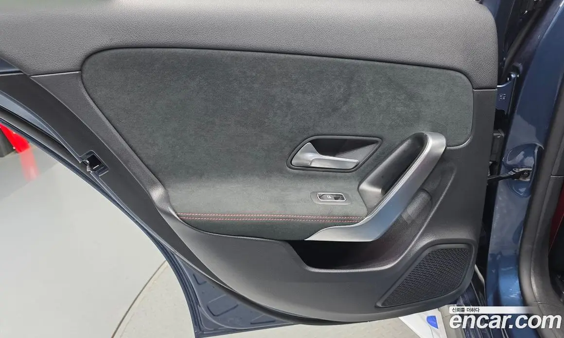 Mercedes-Benz A-Class 2023 2.0 автомат (гидро), фото 15