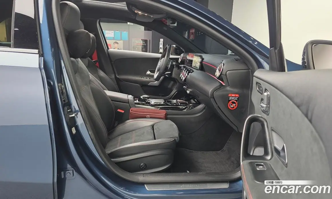 Mercedes-Benz A-Class 2023 2.0 автомат (гидро), фото 16