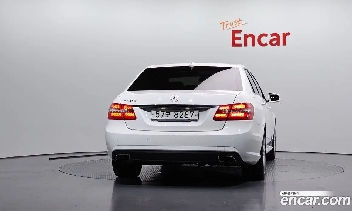 Mercedes-Benz E-Class 2013 3.5 автомат (гидро), фото 3