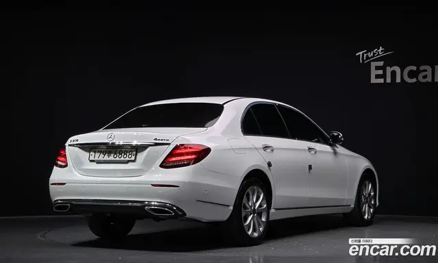 Mercedes-Benz E-Class 2020 2.0 автомат (гидро), миниатюра 2