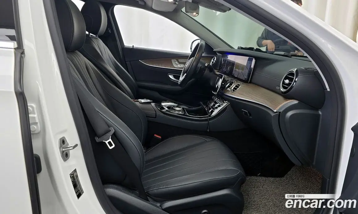 Mercedes-Benz E-Class 2020 2.0 автомат (гидро), фото 17