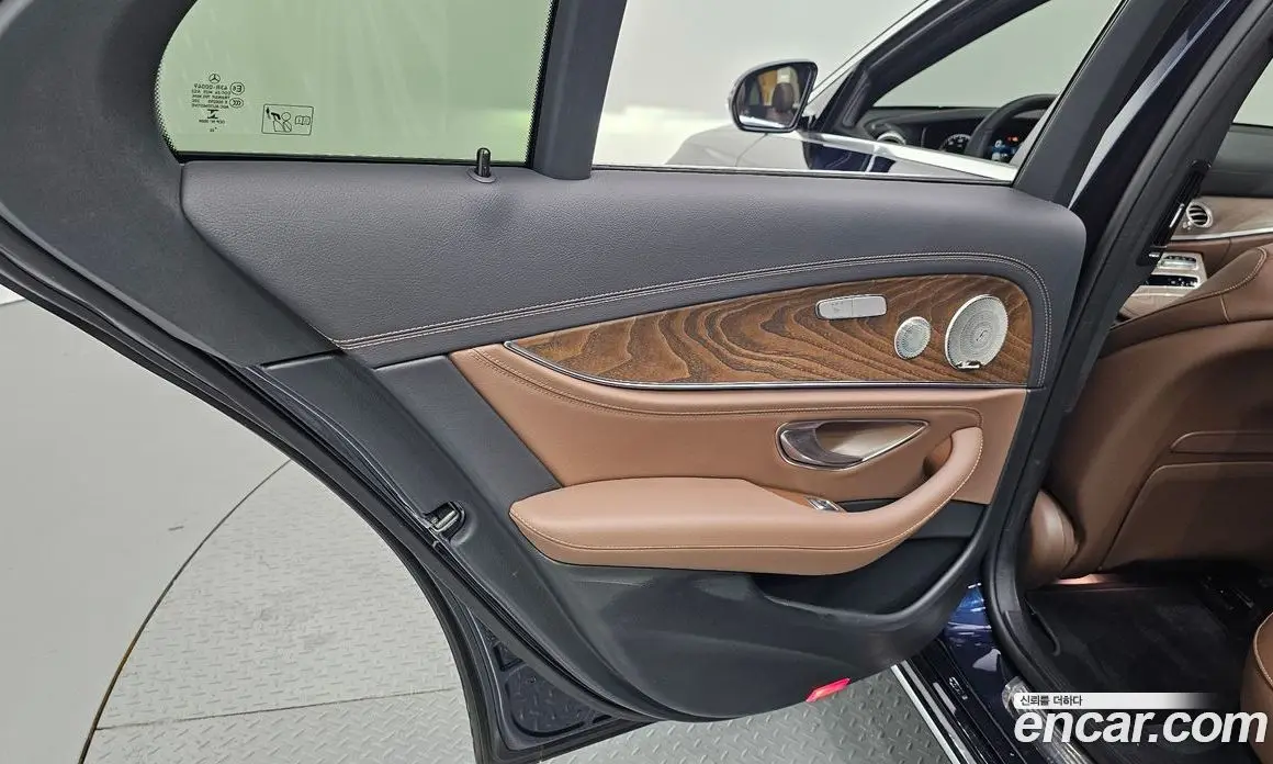 Mercedes-Benz E-Class 2023 2.0 автомат (гидро), фото 15