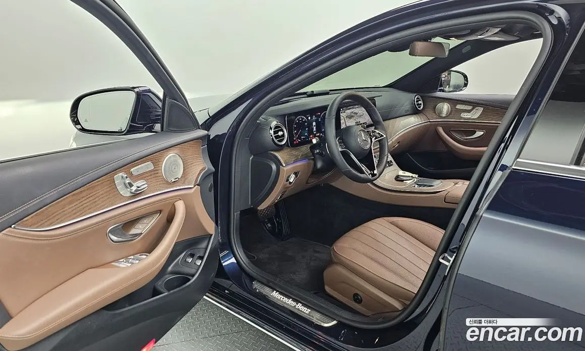 Mercedes-Benz E-Class 2023 2.0 автомат (гидро), фото 16