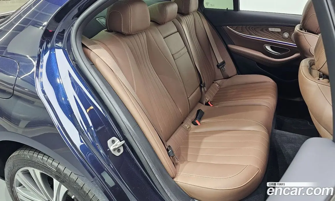 Mercedes-Benz E-Class 2023 2.0 автомат (гидро), фото 17