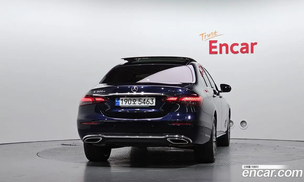 Mercedes-Benz E-Class 2023 2.0 автомат (гидро), фото 4