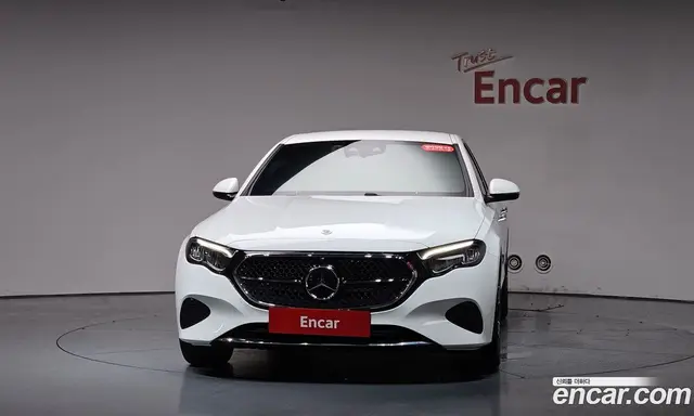 Mercedes-Benz E-Class 2024 2.0 автомат (гидро), миниатюра 2