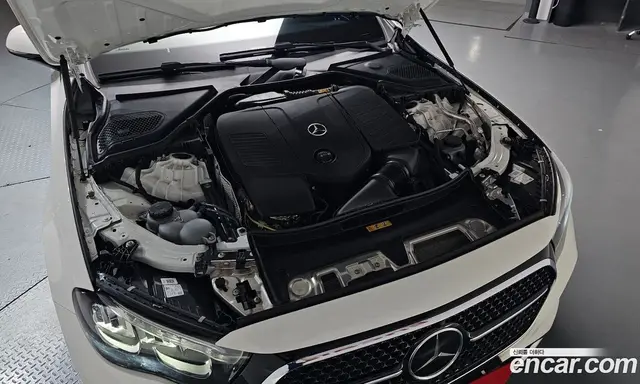 Mercedes-Benz E-Class 2024 2.0 автомат (гидро), миниатюра 5