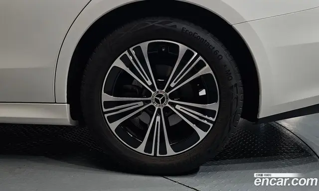 Mercedes-Benz E-Class 2024 2.0 автомат (гидро), миниатюра 6