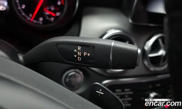 Mercedes-Benz GLA-Class 2019 2.0 автомат (гидро), миниатюра 12