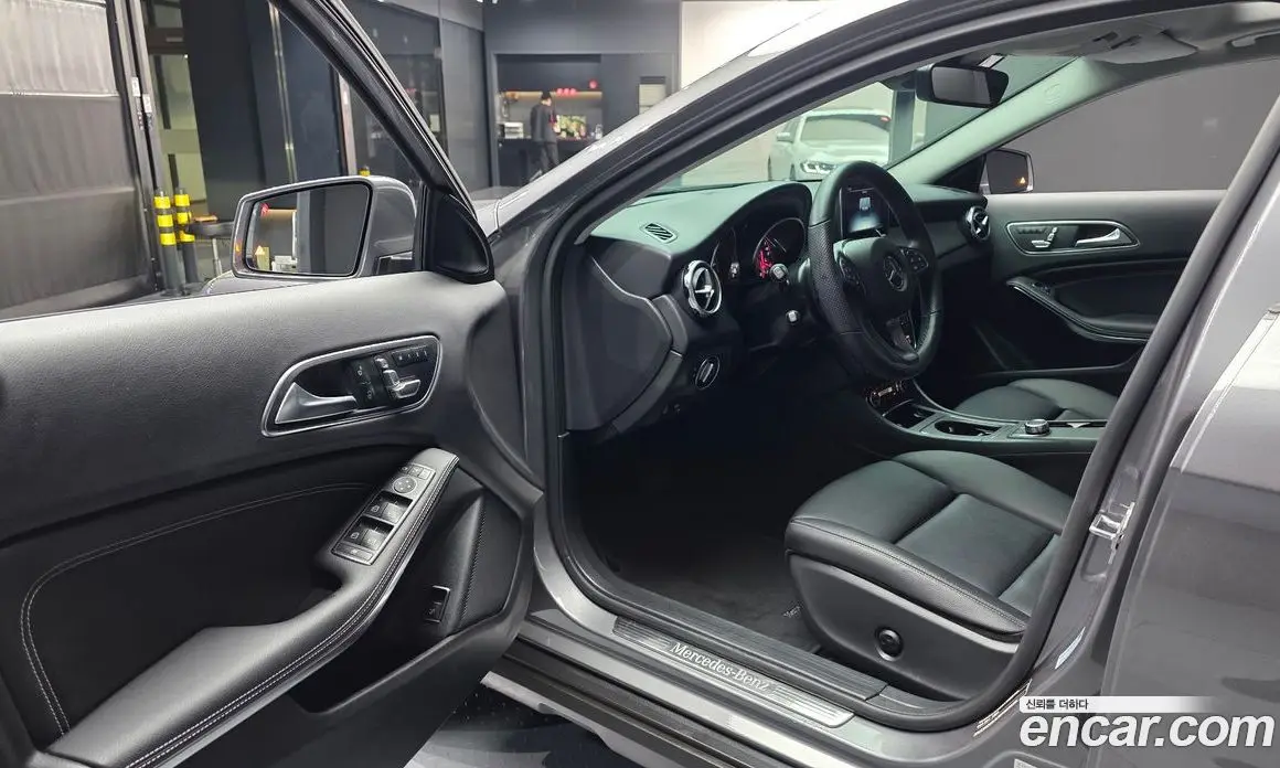 Mercedes-Benz GLA-Class 2019 2.0 автомат (гидро), фото 13 Mercedes-Benz GLA-Class 2019 2.0 автомат (гидро), фото 13