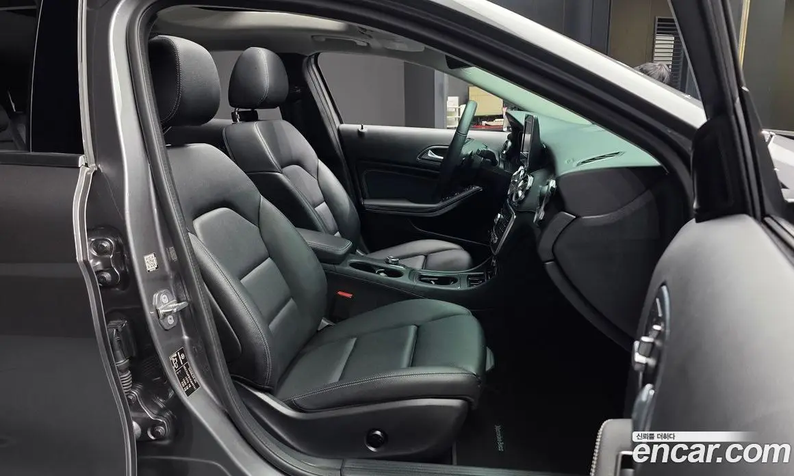 Mercedes-Benz GLA-Class 2019 2.0 автомат (гидро), фото 17 Mercedes-Benz GLA-Class 2019 2.0 автомат (гидро), фото 17