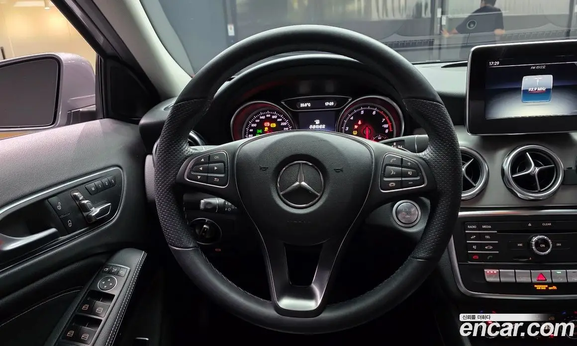 Mercedes-Benz GLA-Class 2019 2.0 автомат (гидро), фото 19 Mercedes-Benz GLA-Class 2019 2.0 автомат (гидро), фото 19