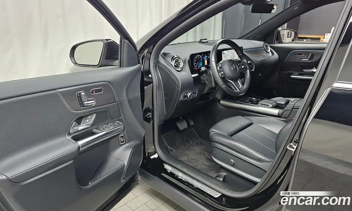 Mercedes-Benz GLA-Class 2021 2.0 автомат (гидро), фото 13