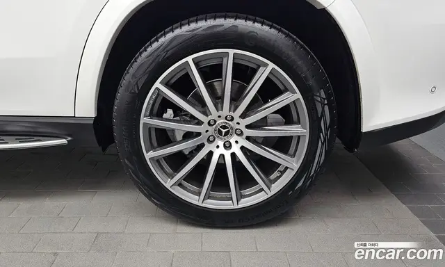 Mercedes-Benz GLS-Class 2025 3.0 автомат (гидро), миниатюра 7