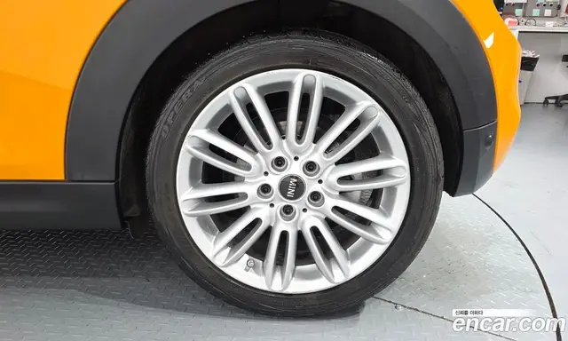 Mini Cooper 2015 2.0 автомат (гидро), миниатюра 6
