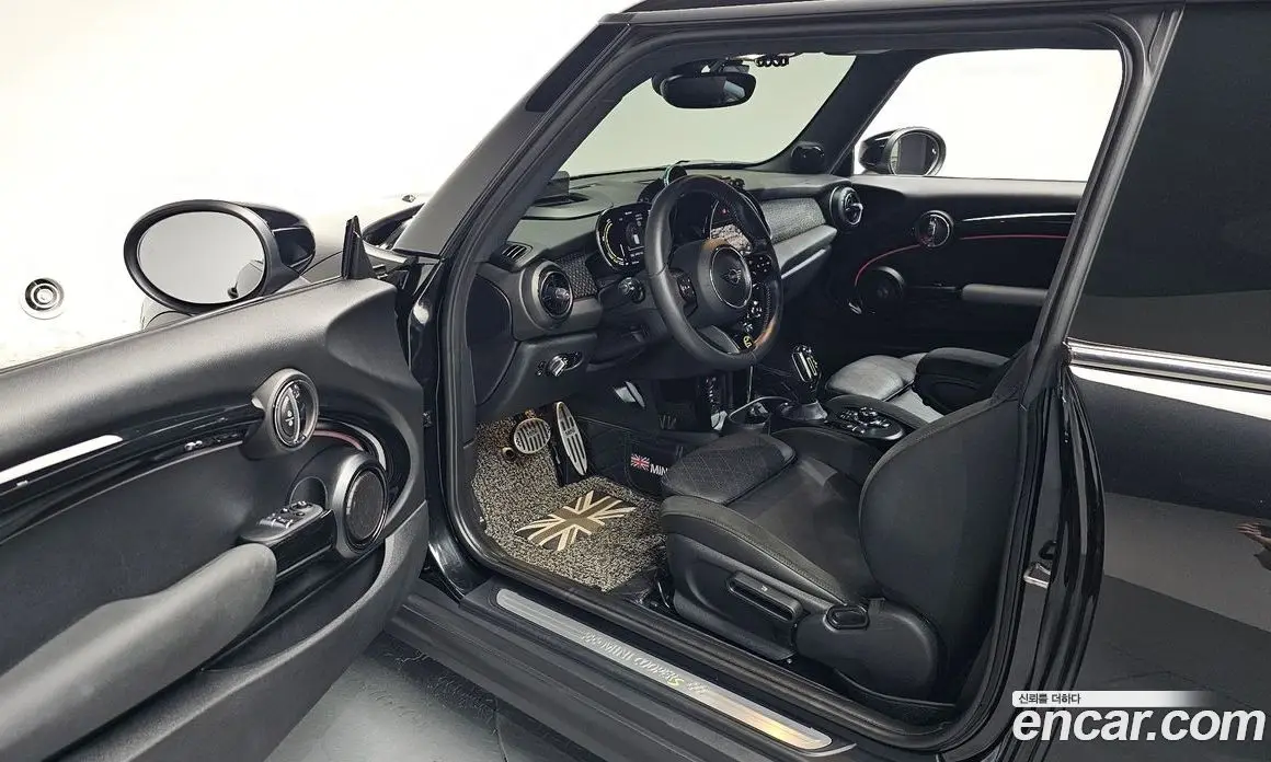 Mini Cooper 2023 автомат (гидро), фото 12