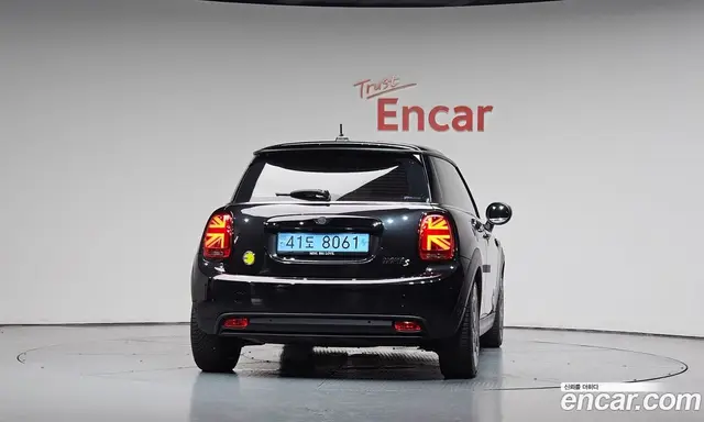 Mini Cooper 2023 автомат (гидро), миниатюра 3