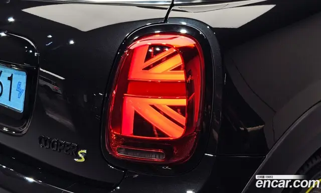 Mini Cooper 2023 автомат (гидро), миниатюра 8
