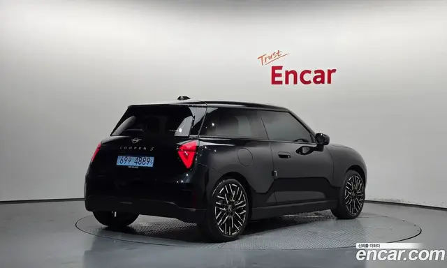 Mini Cooper 2024 0.1 автомат (гидро), миниатюра 2
