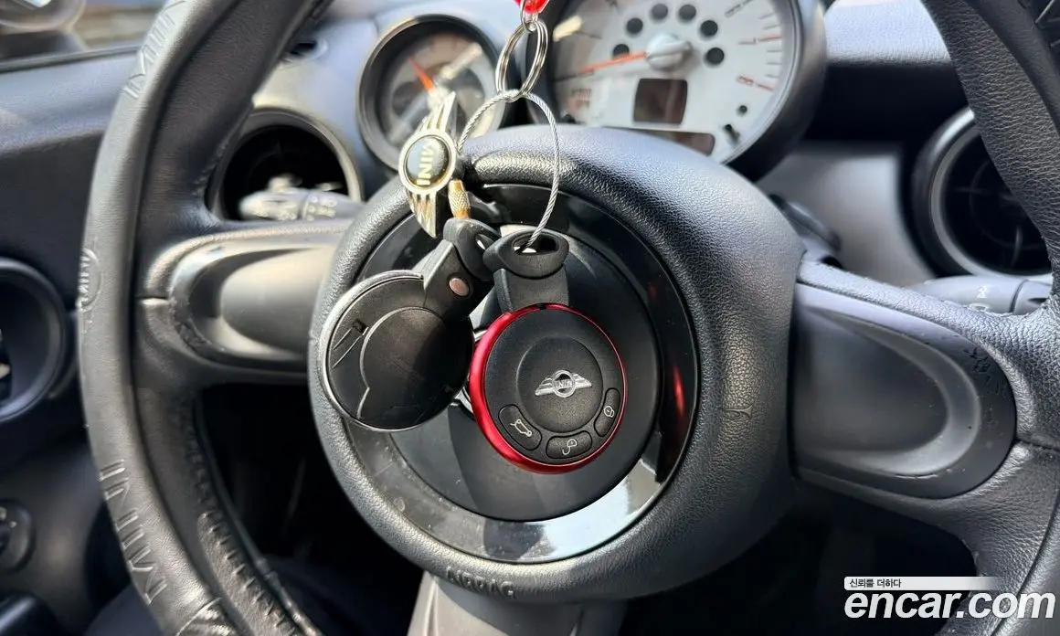 Mini Cooper Convertible 2012 1.6 автомат (гидро), фото 18 Mini Cooper Convertible 2012 1.6 автомат (гидро), фото 18