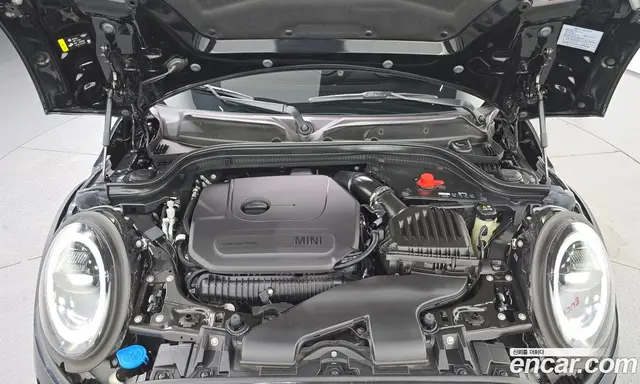 Mini Cooper Convertible 2023 2.0 автомат (гидро), миниатюра 6 Mini Cooper Convertible 2023 2.0 автомат (гидро), миниатюра 6