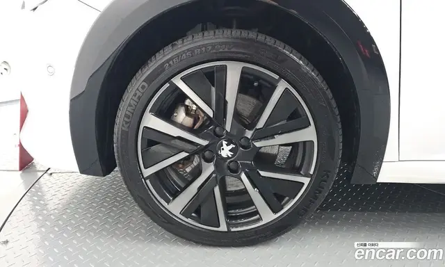 Peugeot 208 2023 0.1 автомат (гидро), миниатюра 5