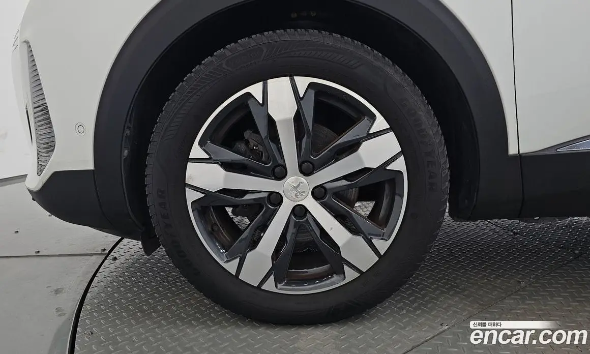 Peugeot 5008 2022 1.2 автомат (гидро), фото 4