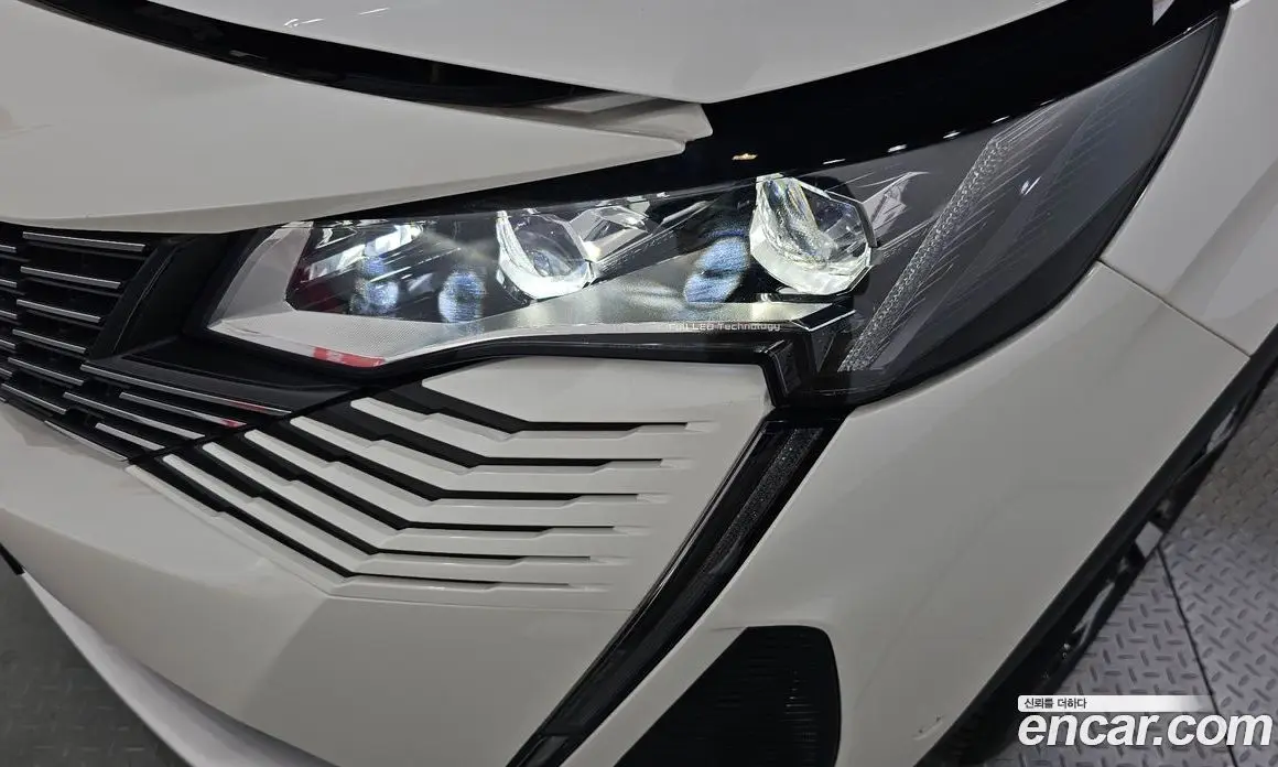 Peugeot 5008 2022 1.2 автомат (гидро), фото 7