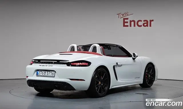 Porsche 718, 2023, 21 833 км