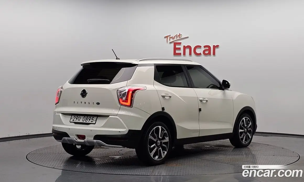 SsangYong TIBOLI 2015 1.6 автомат (гидро), фото 1 SsangYong TIBOLI 2015 1.6 автомат (гидро), фото 1