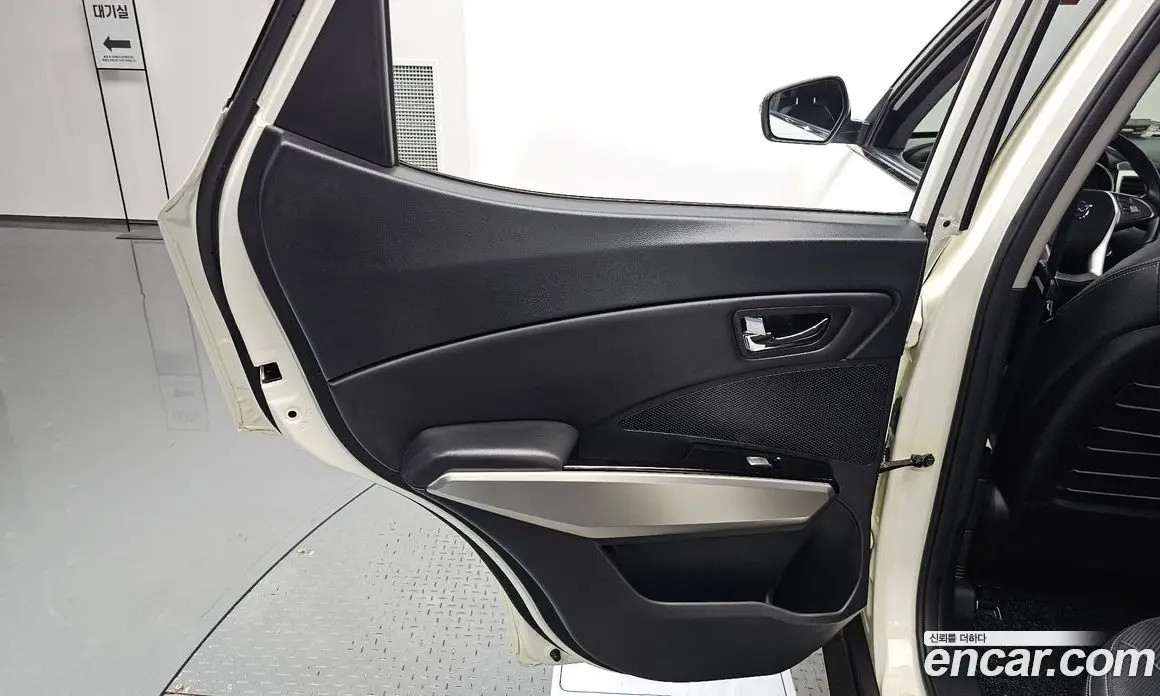 SsangYong TIBOLI 2015 1.6 автомат (гидро), фото 13 SsangYong TIBOLI 2015 1.6 автомат (гидро), фото 13