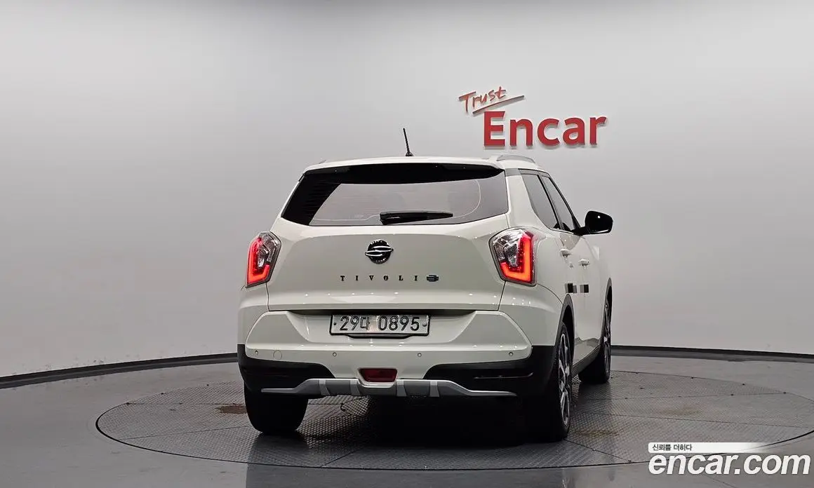 SsangYong TIBOLI 2015 1.6 автомат (гидро), фото 3 SsangYong TIBOLI 2015 1.6 автомат (гидро), фото 3