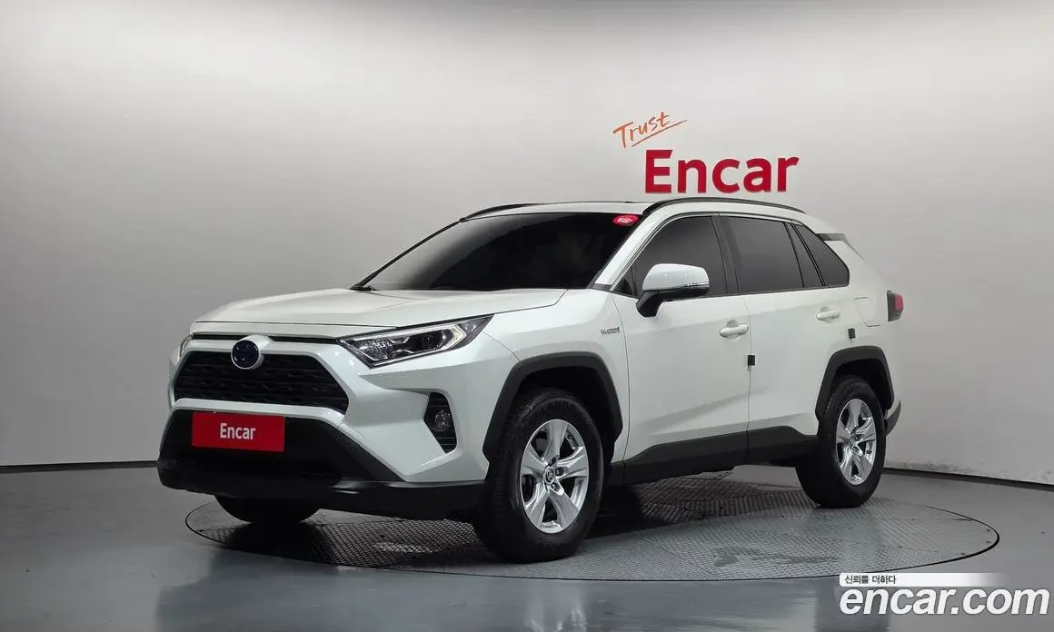 Toyota RAV4 2020 2.5 автомат (гидро), фото 1 Toyota RAV4 2020 2.5 автомат (гидро), фото 1
