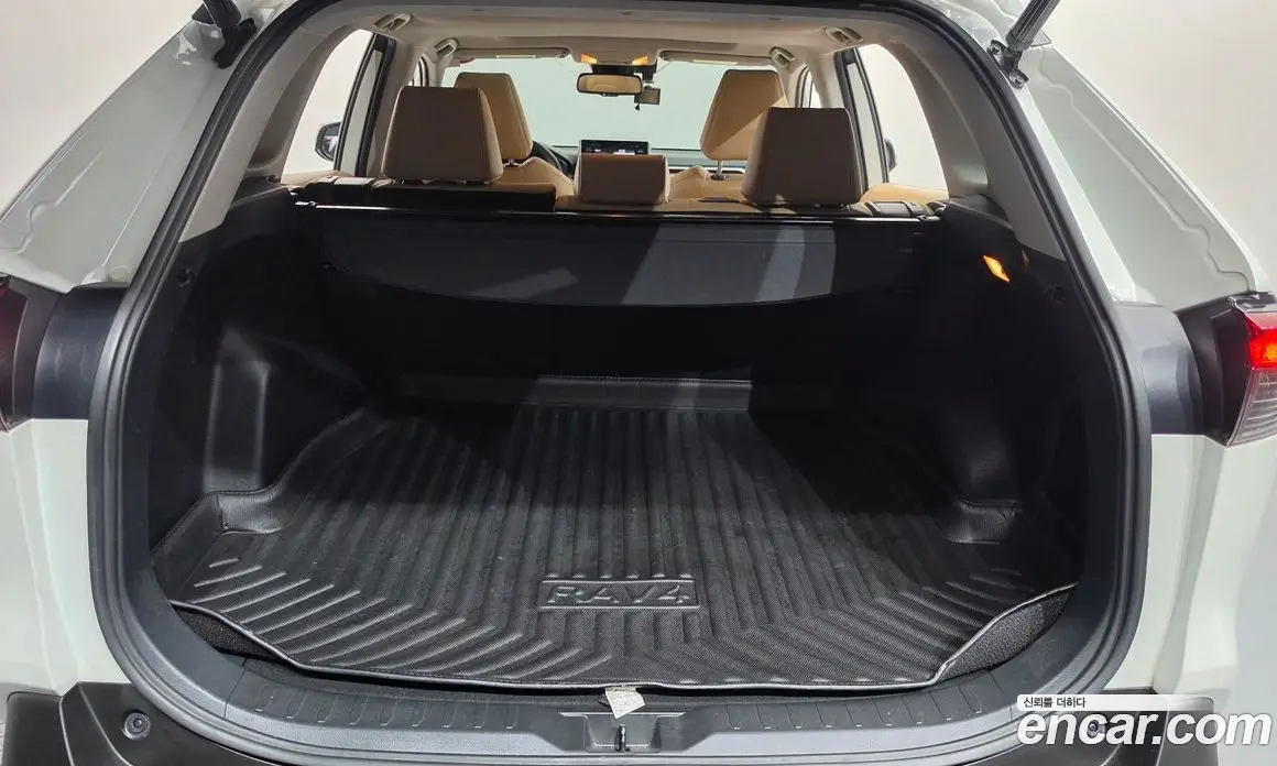 Toyota RAV4 2020 2.5 автомат (гидро), фото 20 Toyota RAV4 2020 2.5 автомат (гидро), фото 20