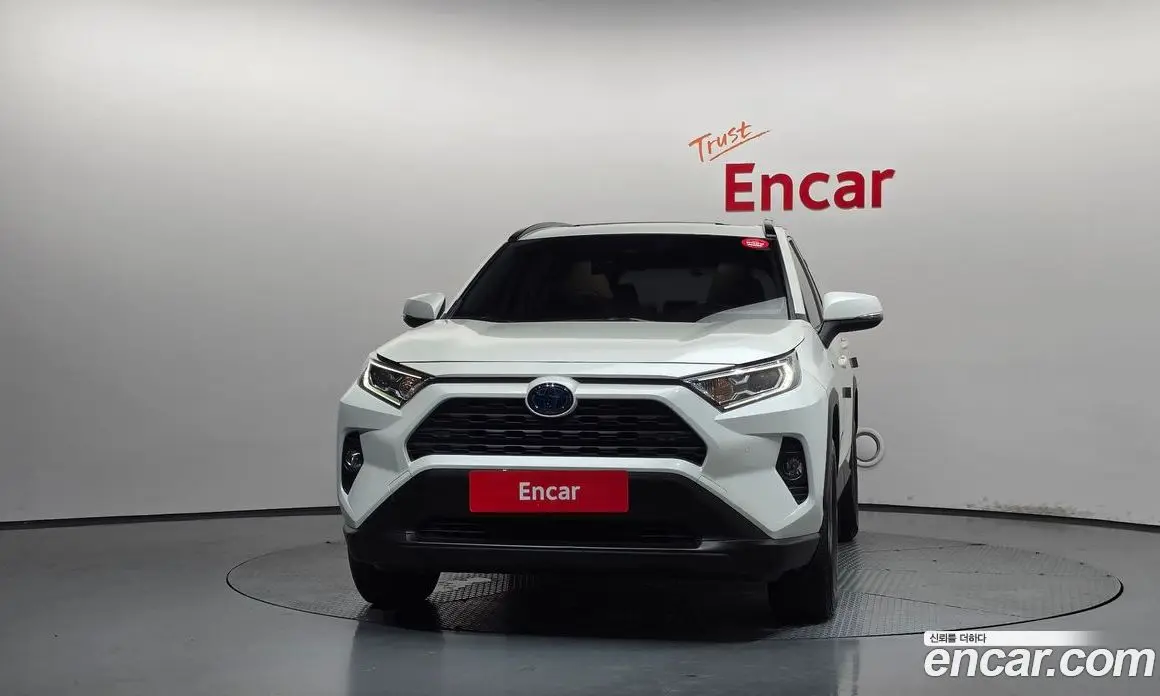 Toyota RAV4 2020 2.5 автомат (гидро), фото 3 Toyota RAV4 2020 2.5 автомат (гидро), фото 3
