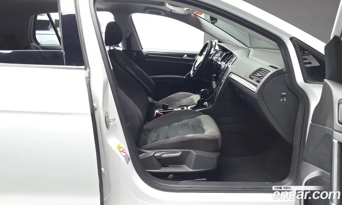 Volkswagen Golf 2015 2.0 автомат (гидро), фото 15 Volkswagen Golf 2015 2.0 автомат (гидро), фото 15