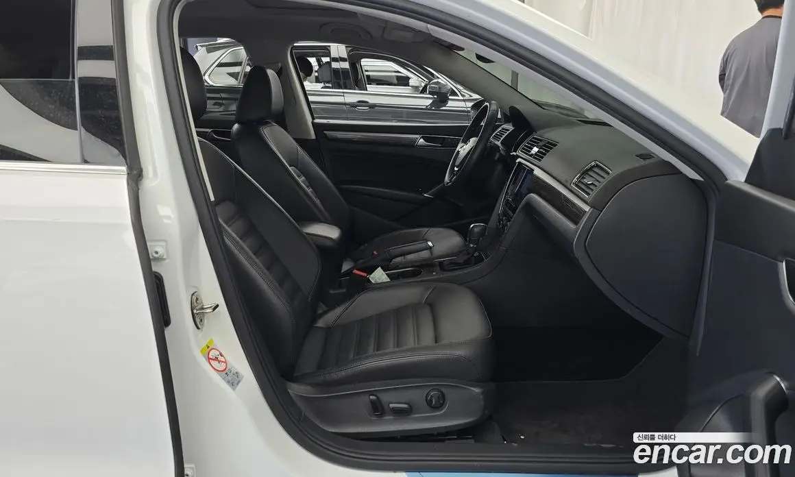 Volkswagen Passat 2018 2.0 автомат (гидро), фото 17 Volkswagen Passat 2018 2.0 автомат (гидро), фото 17