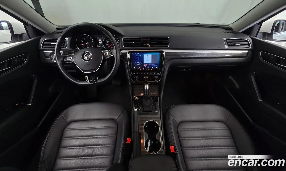 Volkswagen Passat 2018 2.0 автомат (гидро), фото 10 Volkswagen Passat 2018 2.0 автомат (гидро), фото 10
