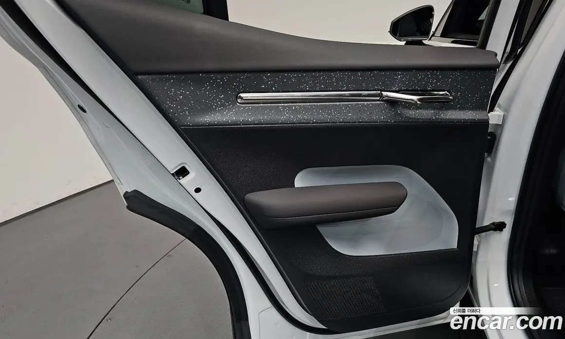 Volvo EX30 2025 0.2 автомат (гидро), фото 14