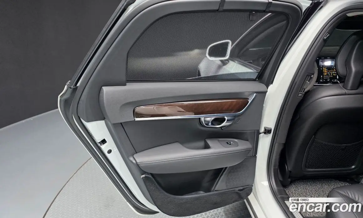 Volvo S90 2018 2.0 автомат (гидро), фото 15 Volvo S90 2018 2.0 автомат (гидро), фото 15