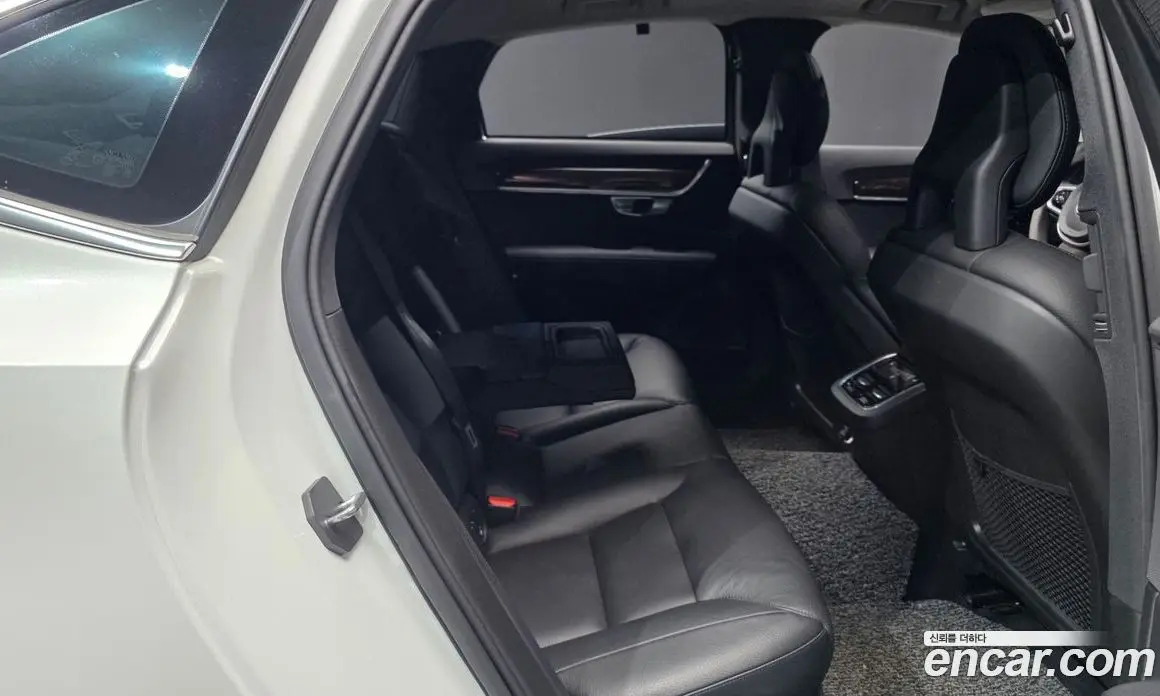 Volvo S90 2018 2.0 автомат (гидро), фото 18 Volvo S90 2018 2.0 автомат (гидро), фото 18