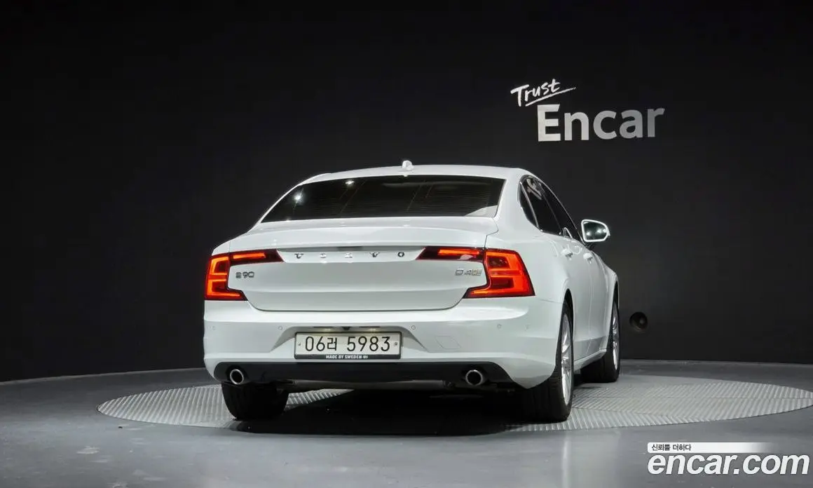 Volvo S90 2018 2.0 автомат (гидро), фото 4 Volvo S90 2018 2.0 автомат (гидро), фото 4