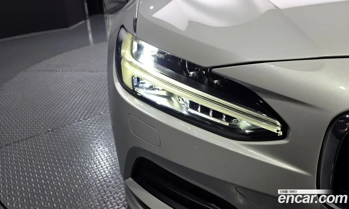 Volvo S90 2018 2.0 автомат (гидро), фото 8 Volvo S90 2018 2.0 автомат (гидро), фото 8