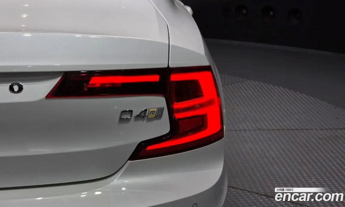 Volvo S90 2018 2.0 автомат (гидро), фото 9 Volvo S90 2018 2.0 автомат (гидро), фото 9