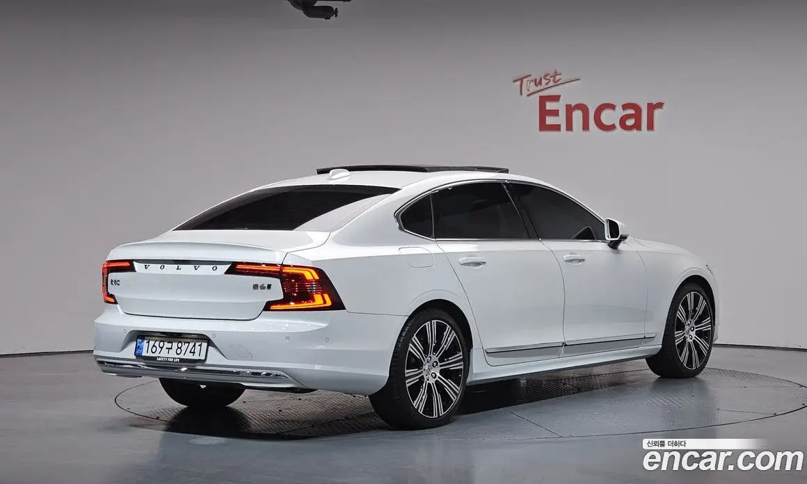 Volvo S90 2024 2.0 автомат (гидро), фото 1 Volvo S90 2024 2.0 автомат (гидро), фото 1