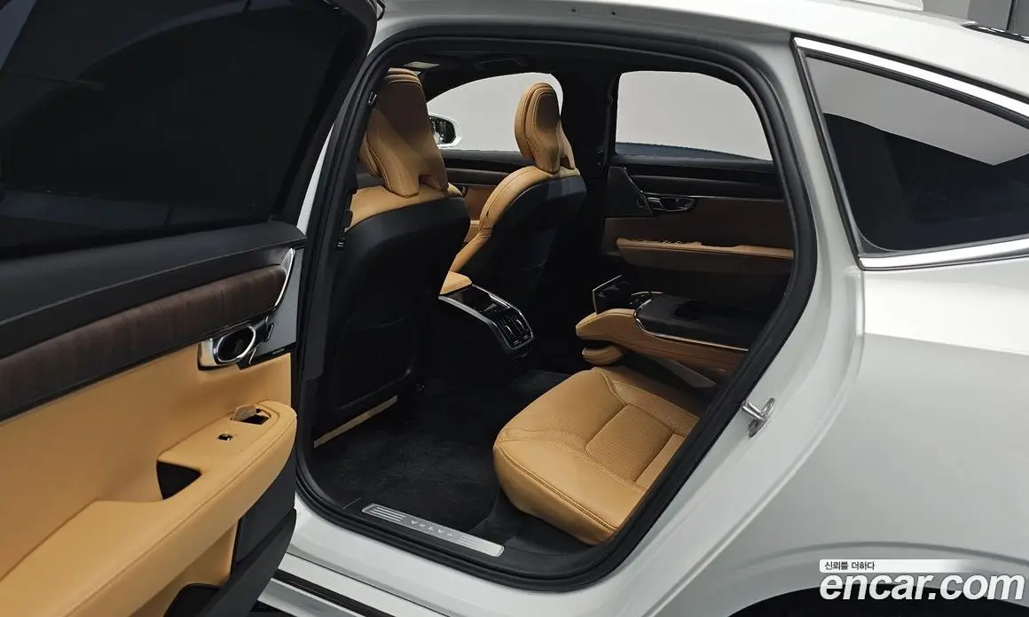 Volvo S90 2024 2.0 автомат (гидро), фото 16 Volvo S90 2024 2.0 автомат (гидро), фото 16
