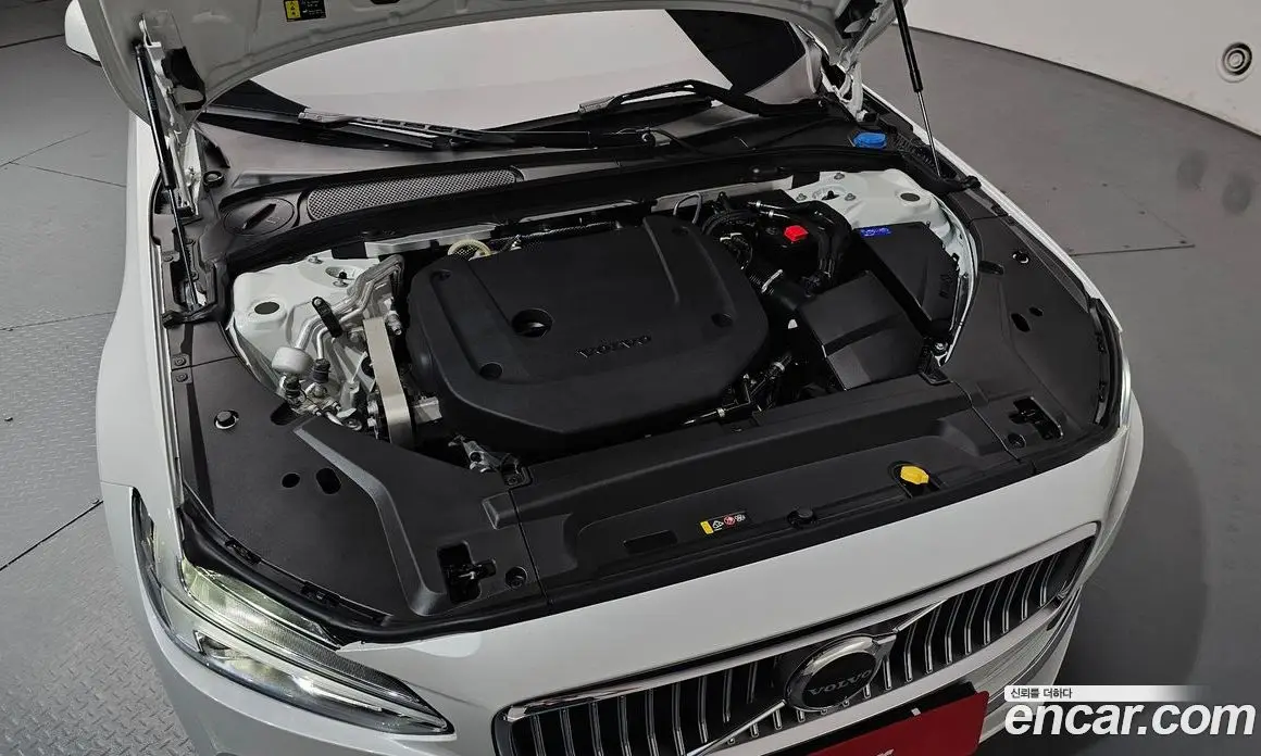 Volvo S90 2024 2.0 автомат (гидро), фото 5 Volvo S90 2024 2.0 автомат (гидро), фото 5